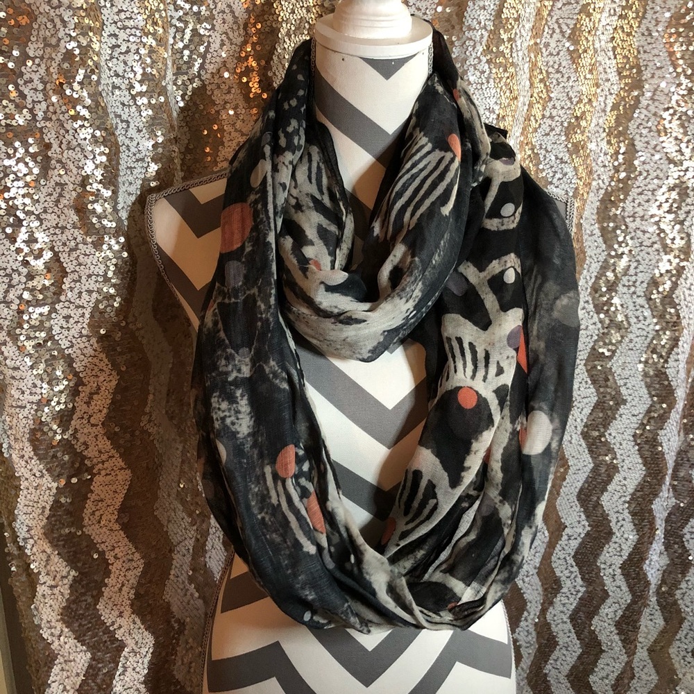 Front Row Society infinity scarf